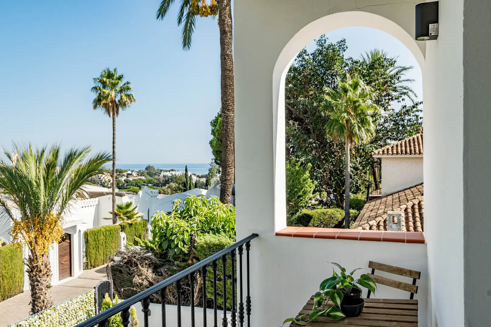 Vista exterior de Casa o xalet de lloguer en Marbella amb Aire condicionat, Jardí privat i Parquet