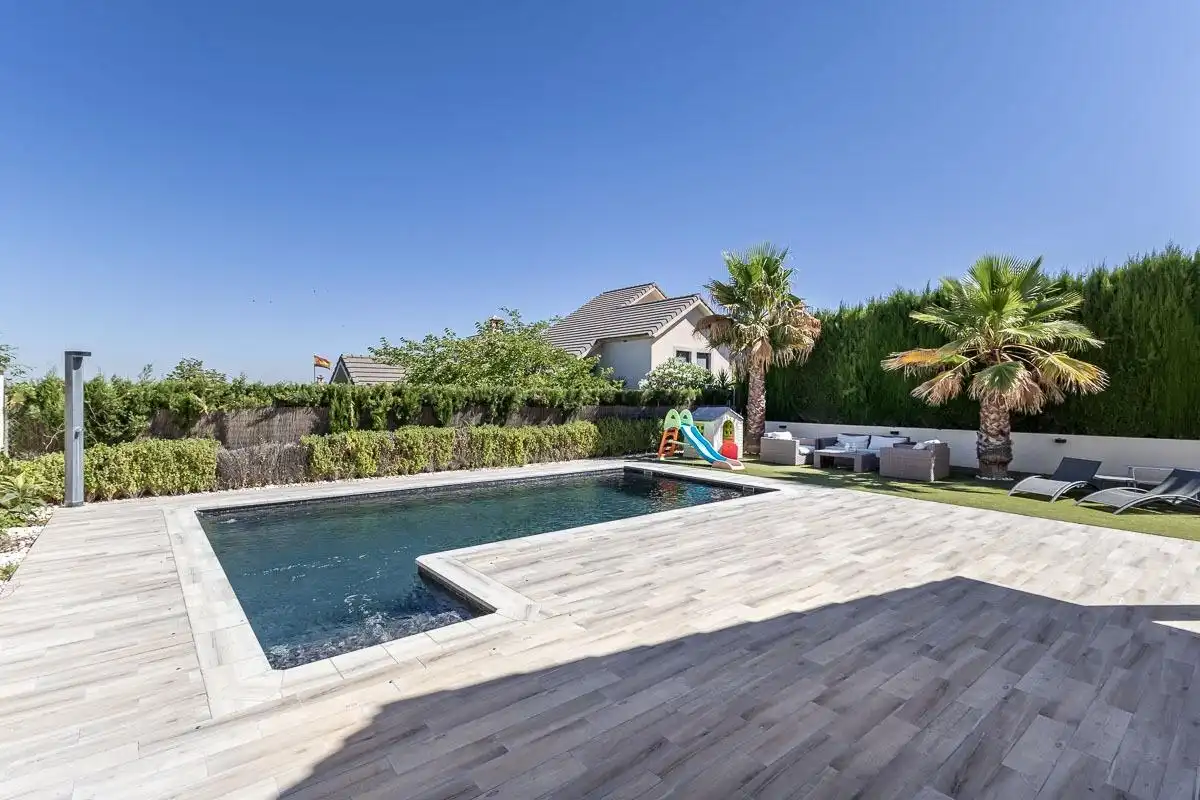 Piscina de Casa o xalet en venda en Dílar amb Aire condicionat, Calefacció i Jardí privat