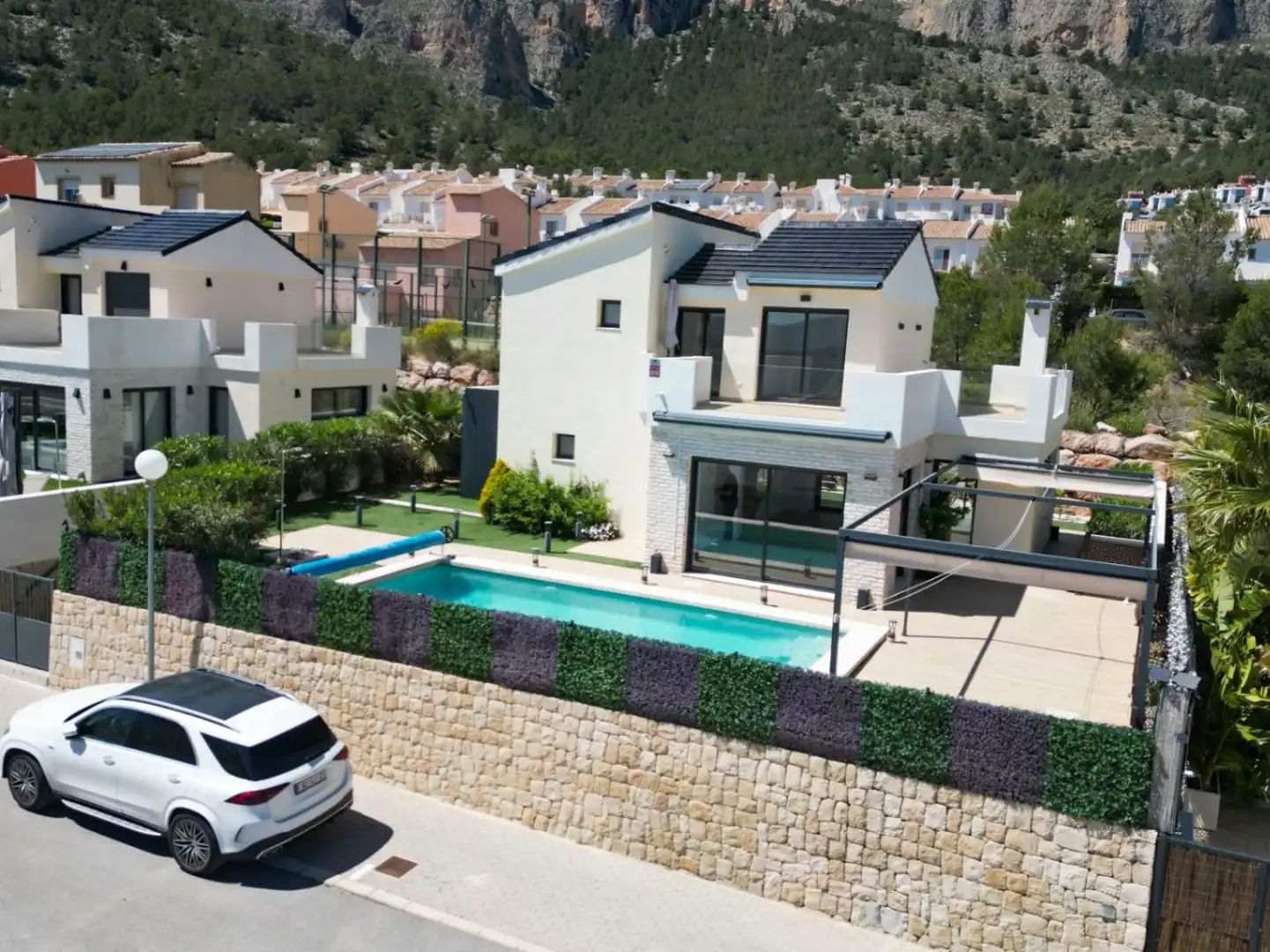 Vista exterior de Casa o chalet en venta en Polop con Aire acondicionado, Jardín privado y Terraza