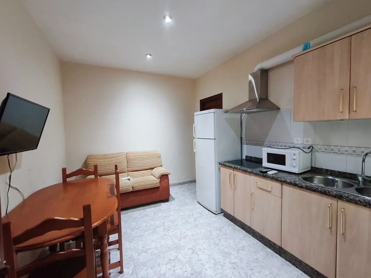 Flat with lift to rent in Calle Músico Ziryab