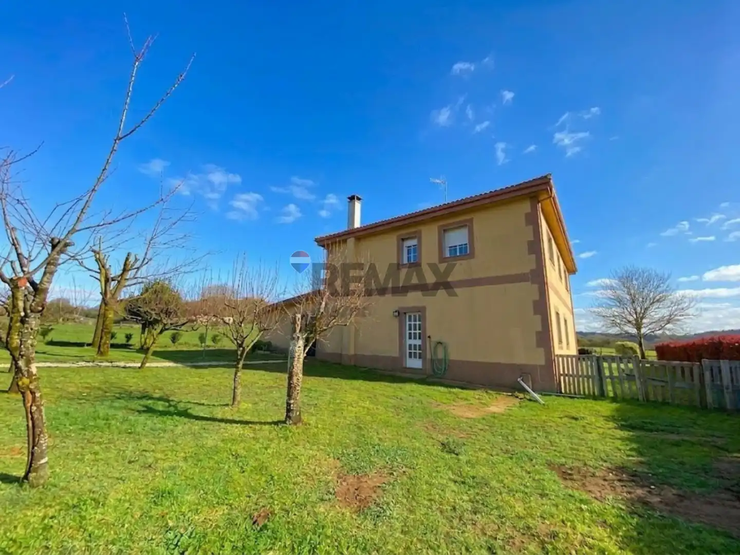 Vista exterior de Casa o chalet en venta en Lalín con Calefacción, Jardín privado y Terraza