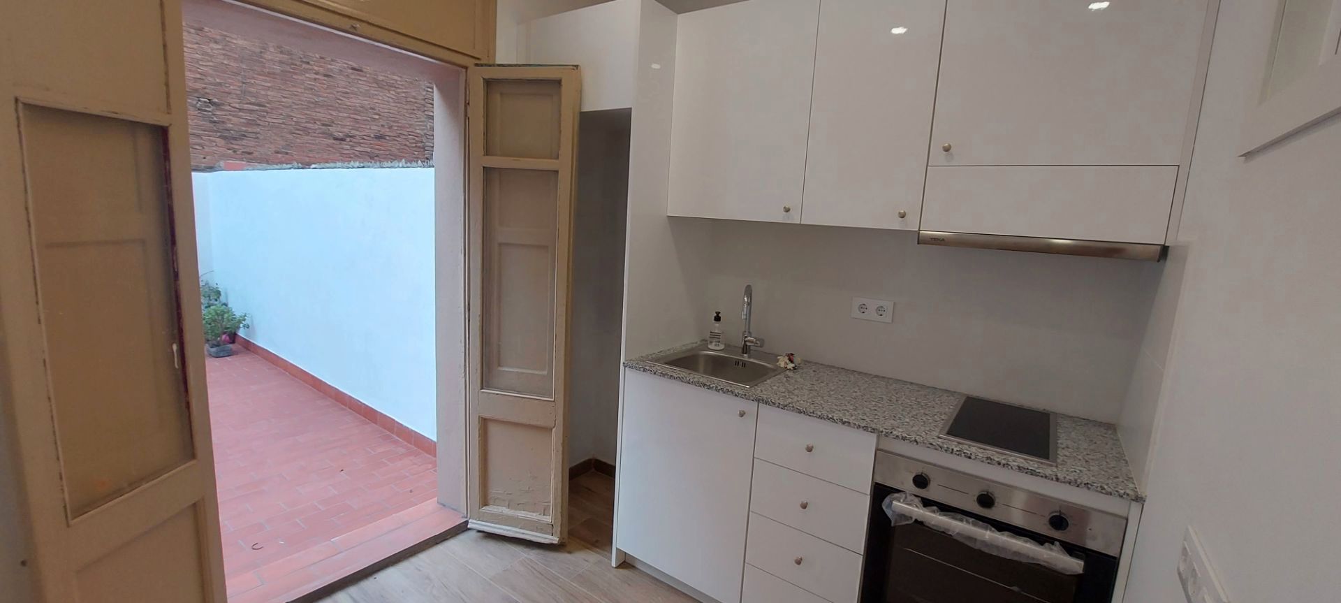 Cuina de Estudi en venda en  Barcelona Capital amb Forn i Alarma
