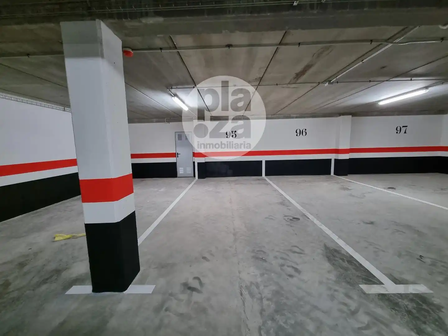 Parking de Piso en venta en Burgos con Calefacción, Terraza y Trastero