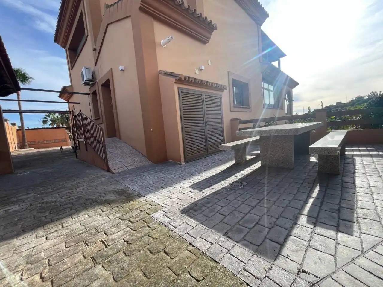 Vista exterior de Finca rústica en venda en Estepona amb Aire condicionat, Calefacció i Jardí privat