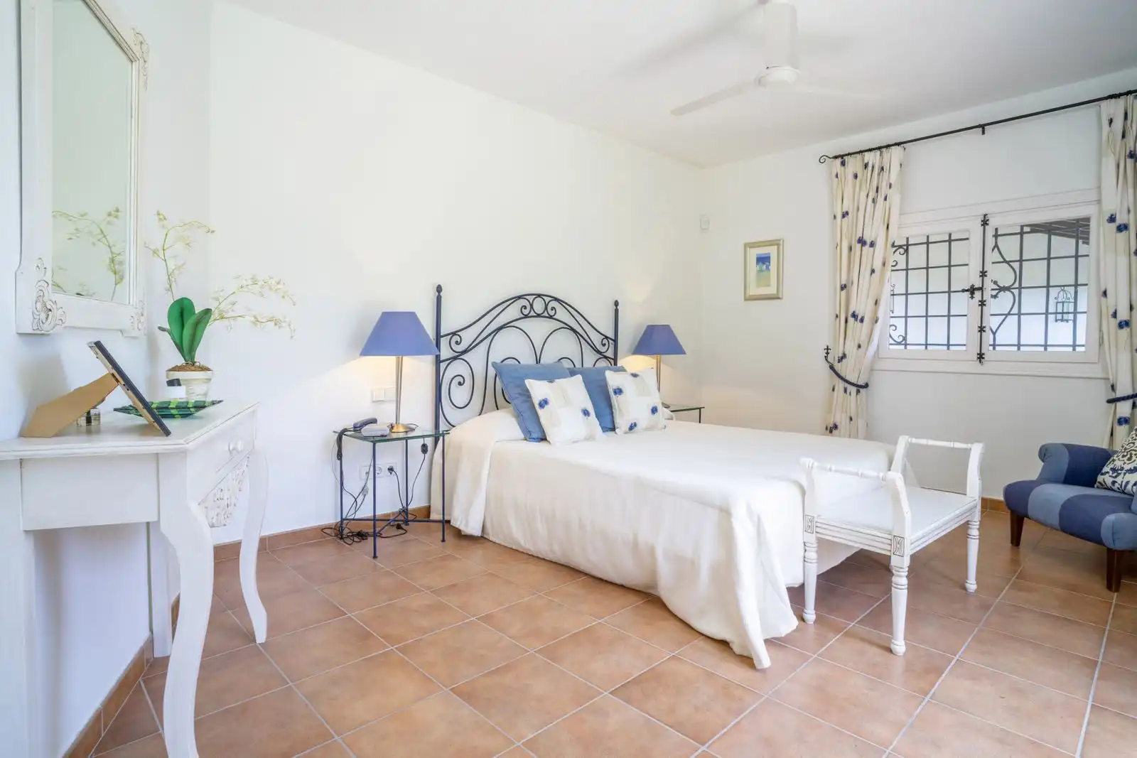 Habitación de Casa o chalet en venta en Benahavís con Aire acondicionado, Terraza y Piscina