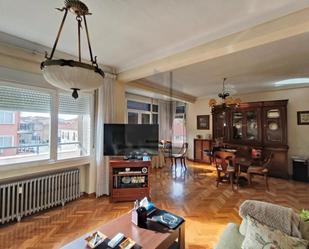 Sala d'estar de Pis en venda en Plasencia amb Calefacció, Parquet i Traster