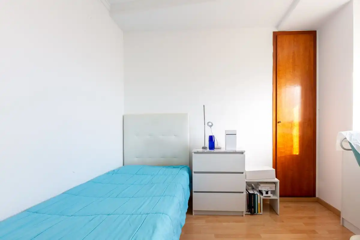 Habitación de Ático en venta en Mislata con Aire acondicionado, Calefacción y Jardín privado