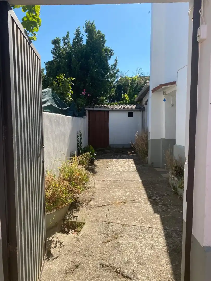Vista exterior de Casa adosada de alquiler en Cea con Calefacción, Jardín privado y Amueblado