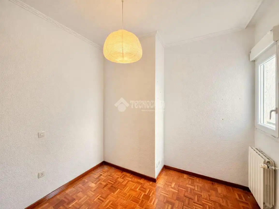 Schlafzimmer von Wohnung zum Verkauf in Madrid