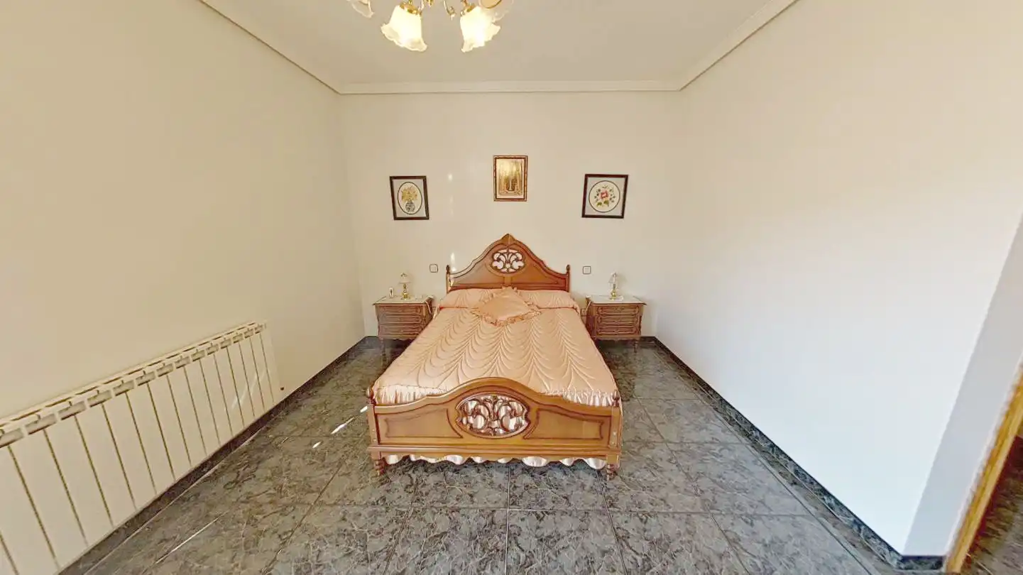 Habitación de Piso en venta en Navahermosa con Calefacción, Terraza y Amueblado