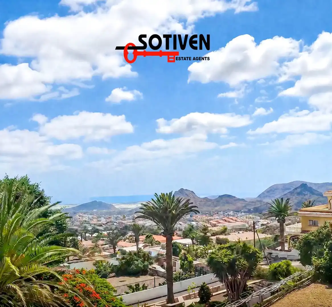 Vista exterior de Apartamento en venta en Arona con Terraza