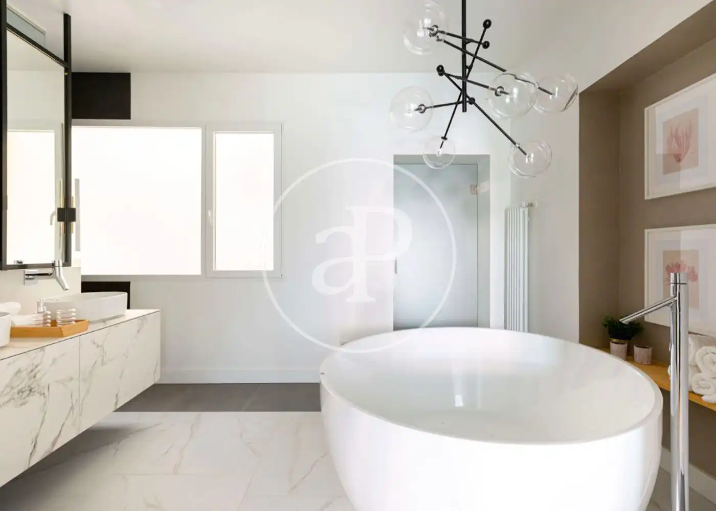 Badezimmer von Wohnung zum Verkauf in Madrid mit Klimaanlage, Heizung und Abstellraum