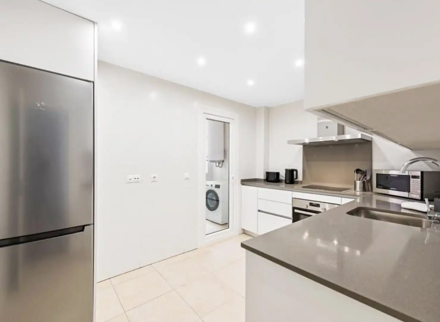 Cocina de Apartamento en venta en Marbella con Aire acondicionado, Calefacción y Terraza