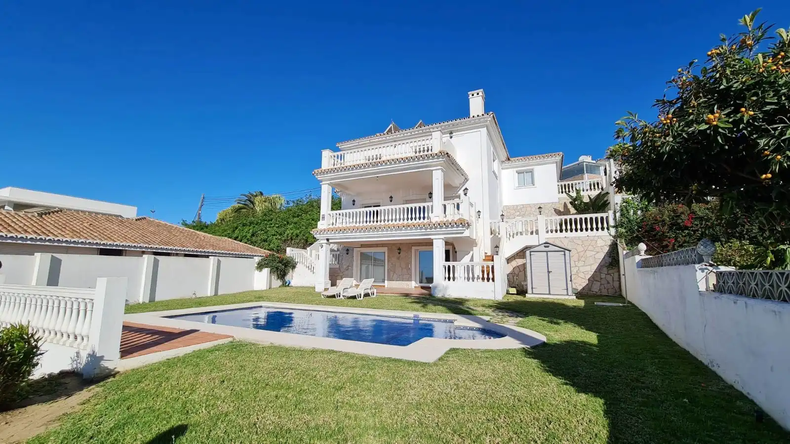 Jardí de Casa o xalet en venda en Benalmádena amb Aire condicionat, Jardí privat i Terrassa
