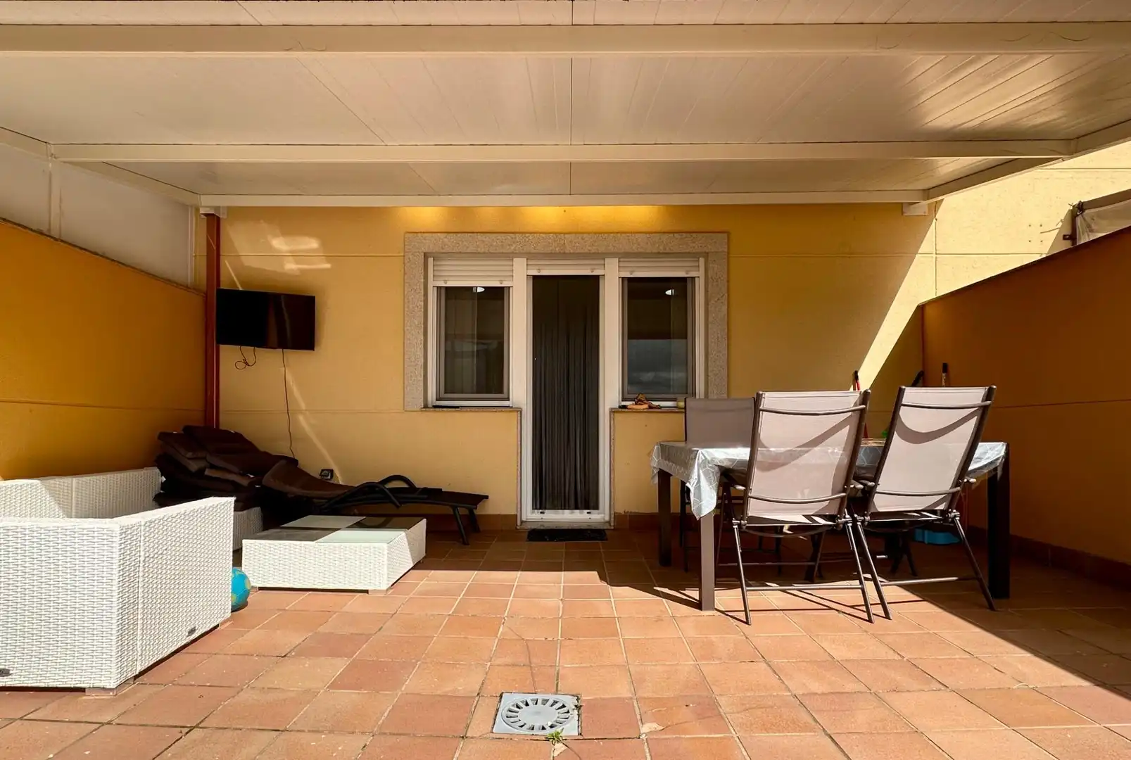Terrassa de Casa adosada en venda en Camponaraya amb Calefacció, Jardí privat i Terrassa