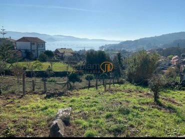 Terreno residencial en venta en Samieira