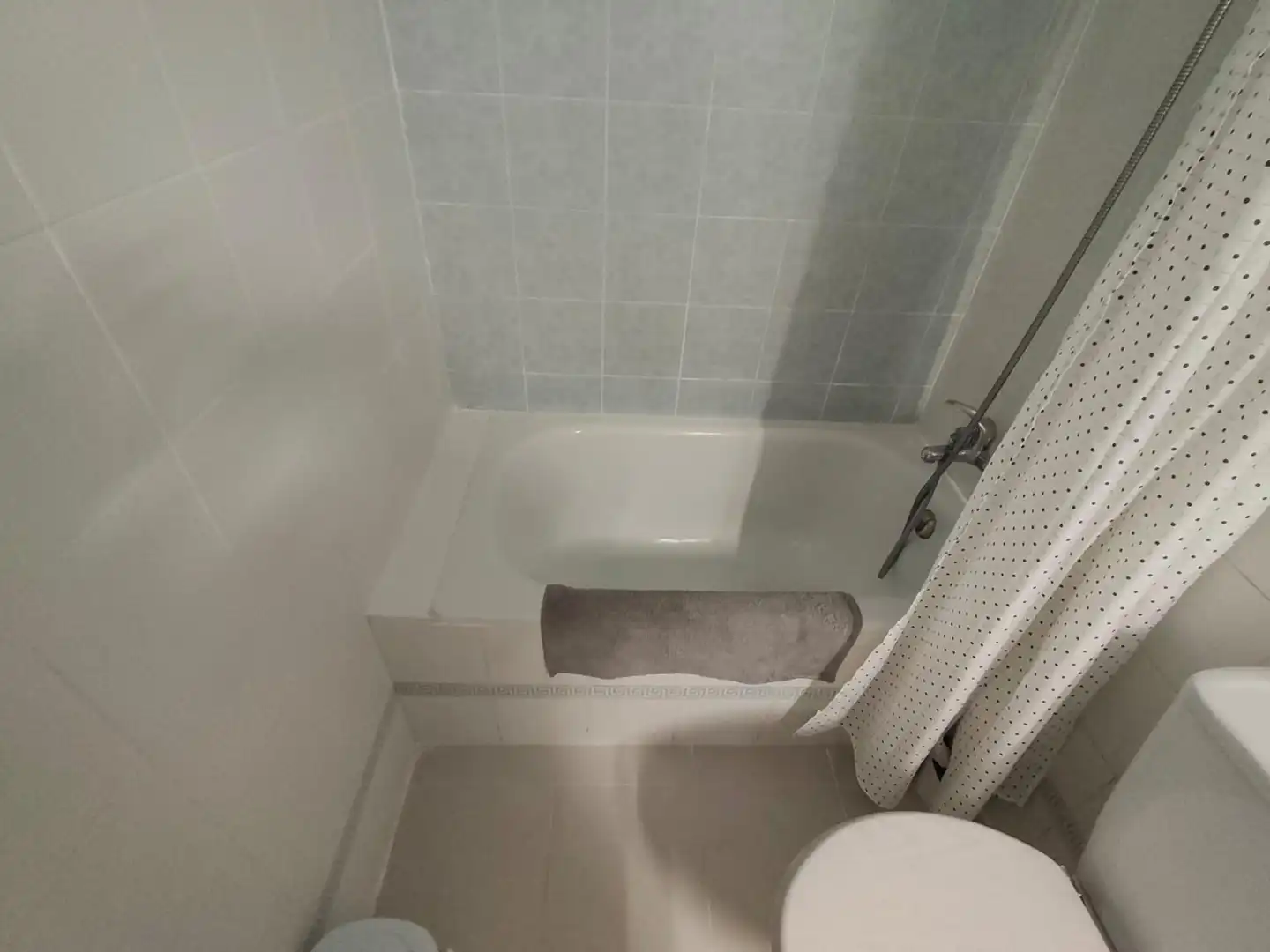 Bathroom of Attic for rent in Sevilla  with Air Conditioner and Furnished