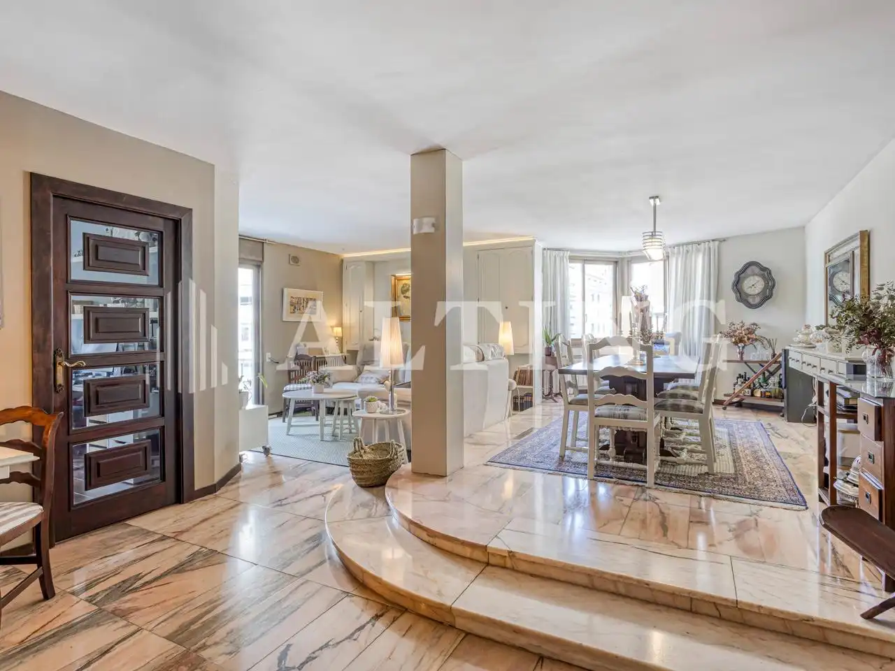 Piso con terraza en venta en Vía Vía Augusta, imagen 2