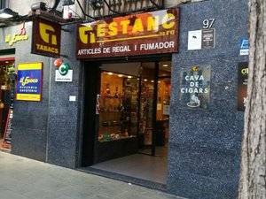 Local comercial en Alquiler en La Torrassa
