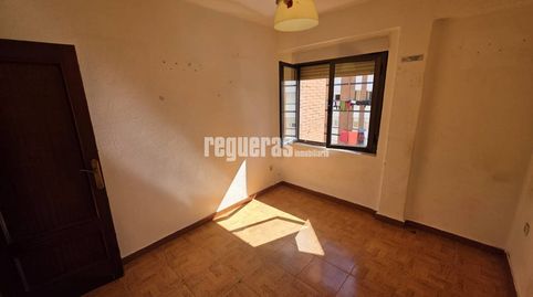Foto 5 de Piso en venta en Calle Principado de Asturias, Versalles, Avilés