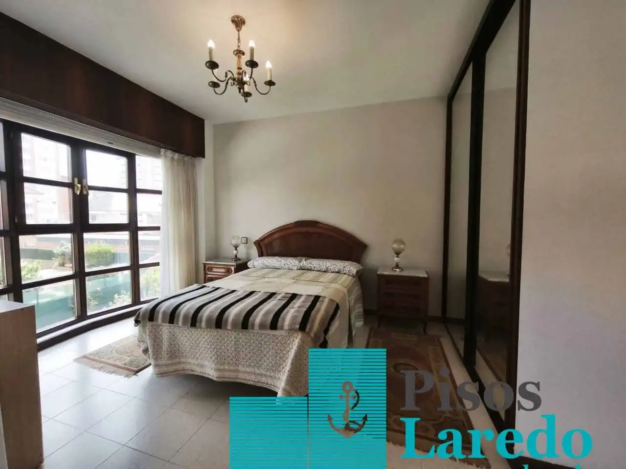 Dormitori de Casa adosada en venda en Laredo amb Calefacció, Jardí privat i Parquet
