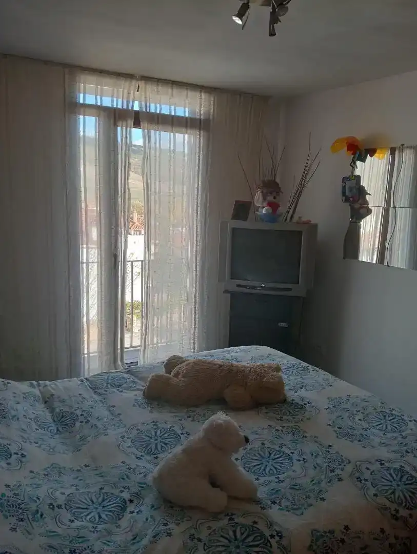 Habitación de Casa adosada en venta en Tragacete con Balcón