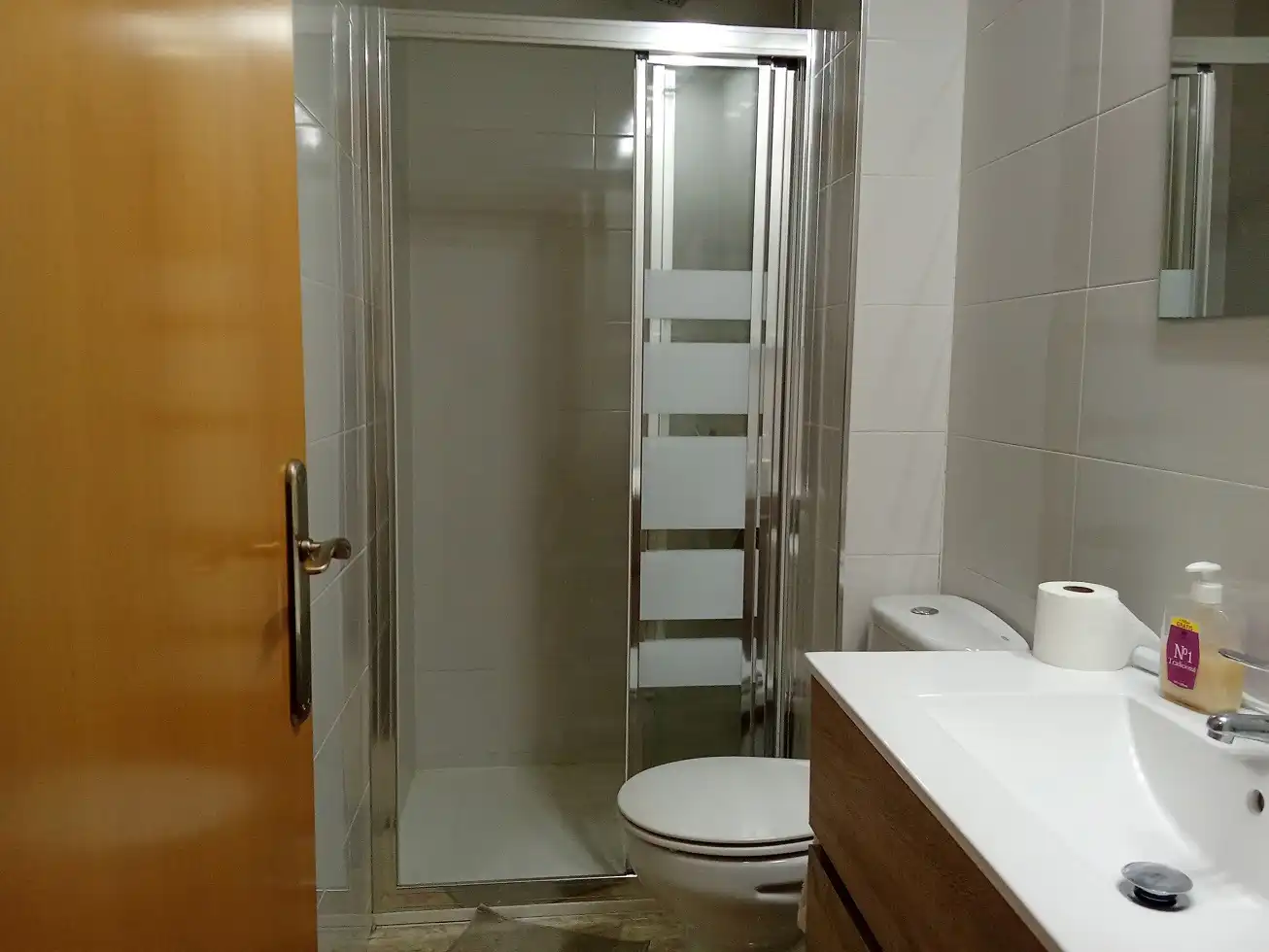 Baño de Piso en venta en Zaragoza con Calefacción, Terraza y Amueblado
