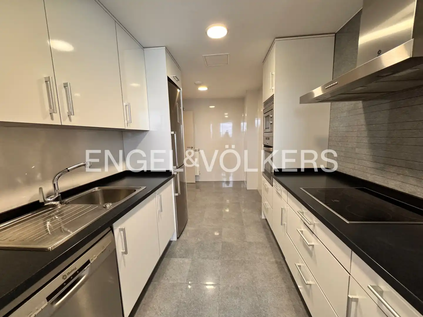 Kitchen of Flat for rent in Majadahonda  with Air Conditioner, Heating and Private garden