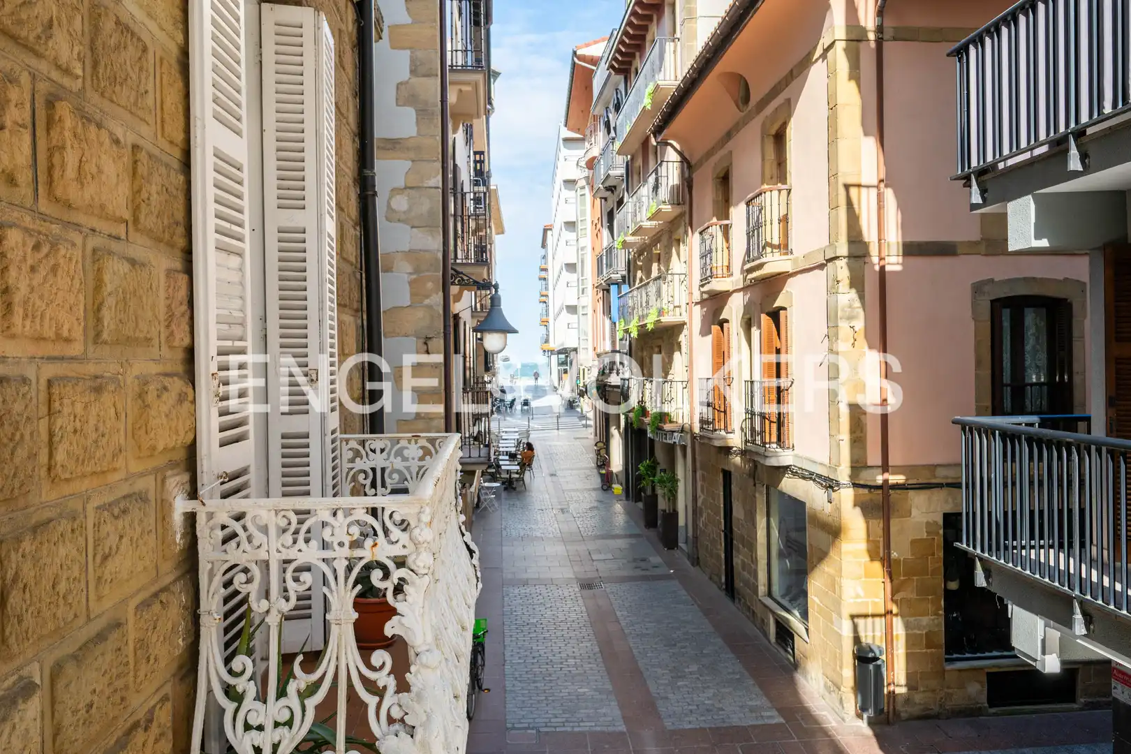Vista exterior de Apartament en venda en Zarautz amb Calefacció, Moblat i Balcó