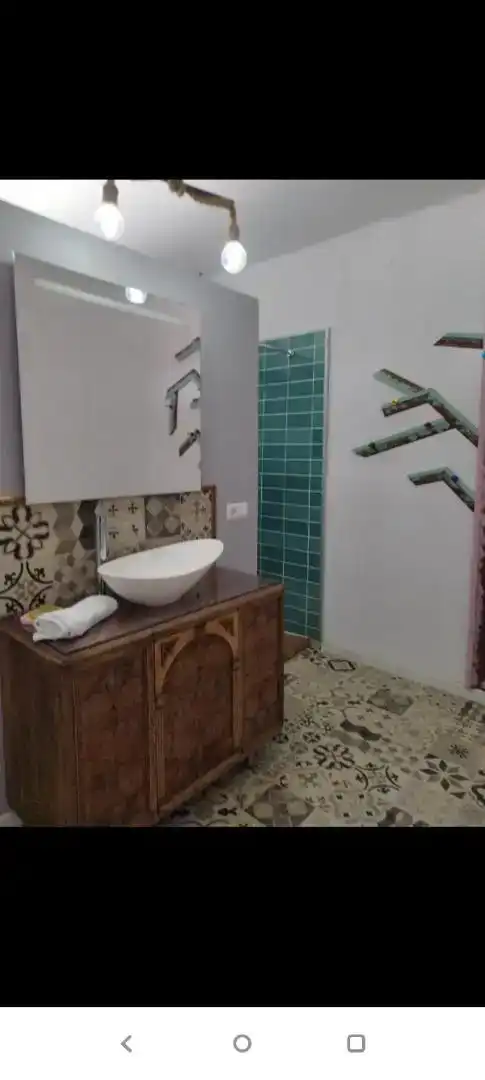 Bany de Casa adosada de lloguer en Villar del Arzobispo amb Aire condicionat, Parquet i Moblat