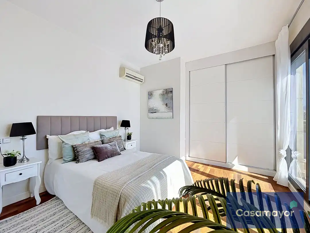Dormitori de Casa o xalet en venda en Alicante / Alacant amb Aire condicionat, Calefacció i Jardí privat