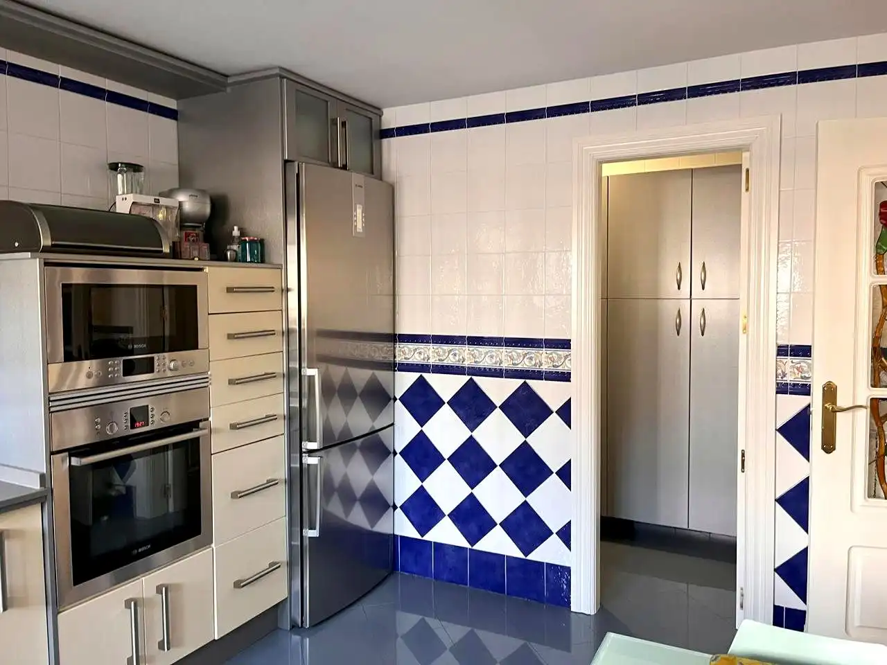 Cuina de Casa o xalet en venda en Peligros amb Aire condicionat, Calefacció i Jardí privat