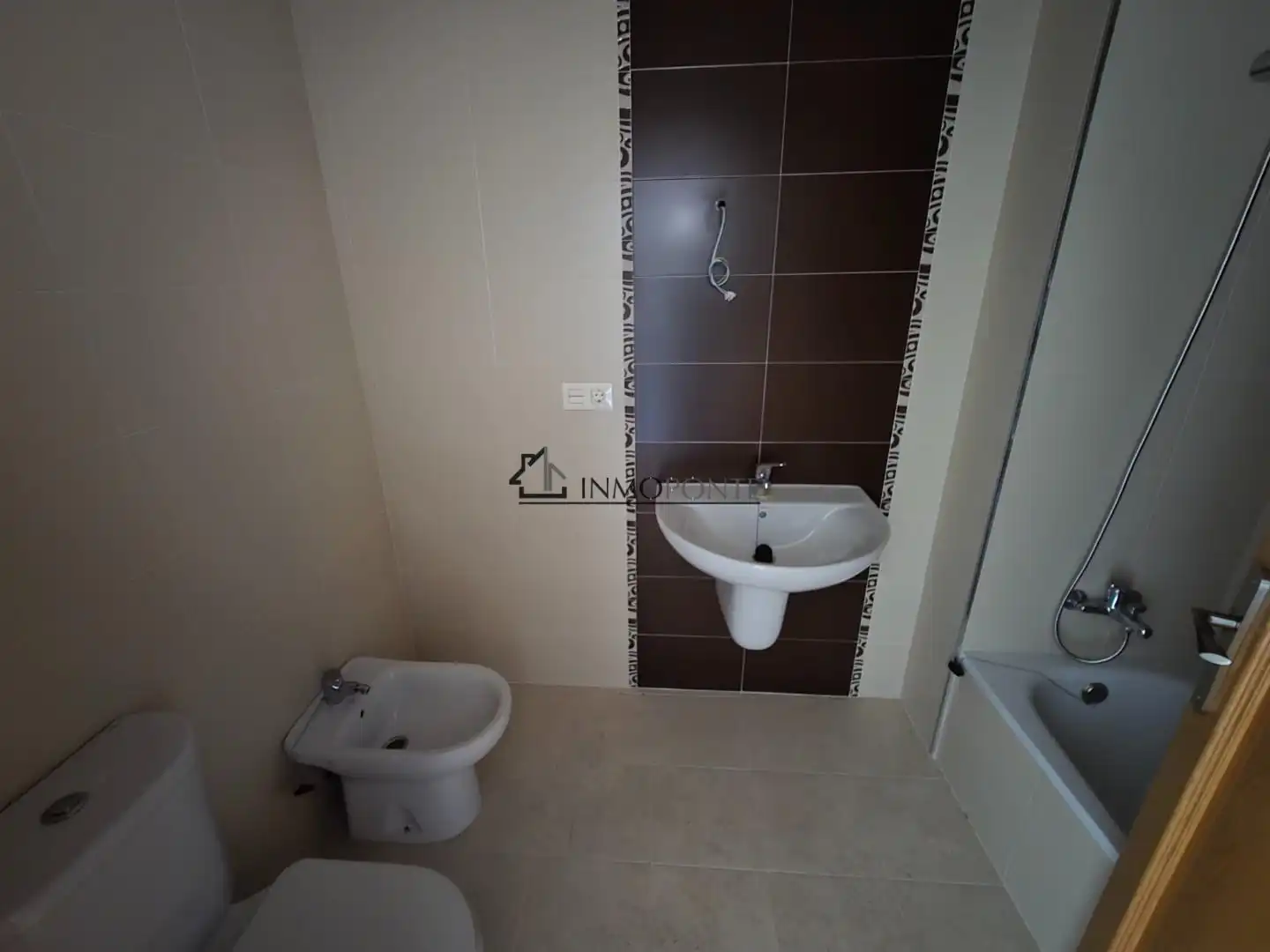 Baño de Piso en venta en Marín con Calefacción y Balcón