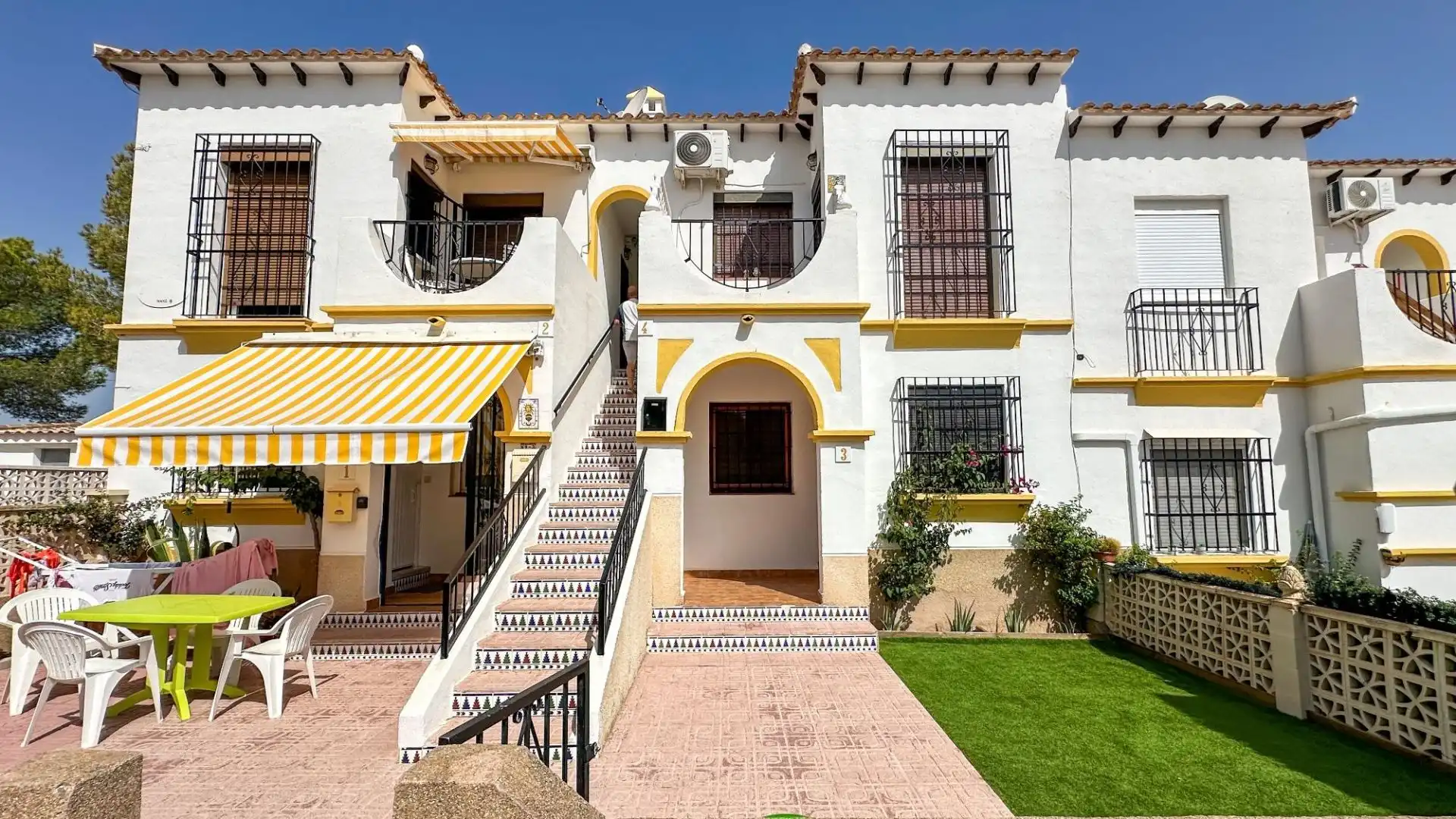 Bungalow with pool for sale in San Miguel de Salinas
