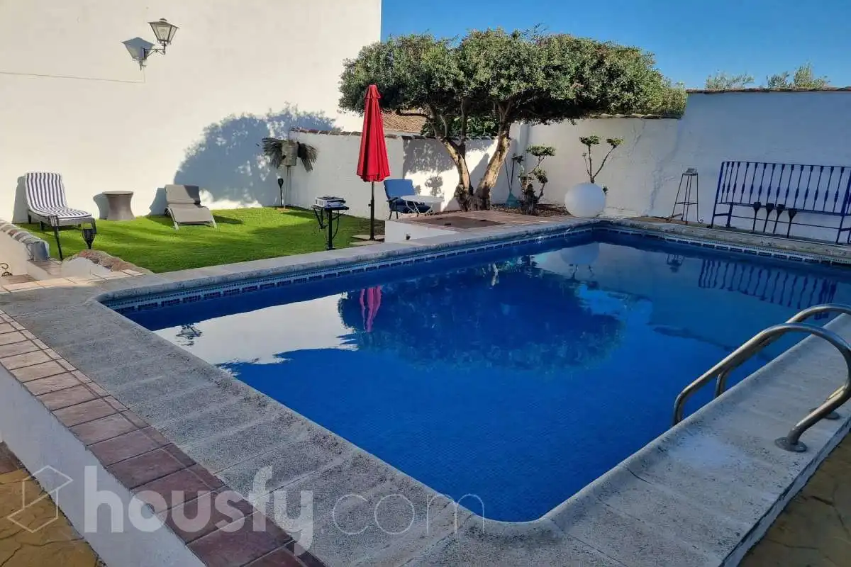 Piscina de Casa o chalet en venta en Priego de Córdoba con Aire acondicionado, Calefacción y Jardín privado