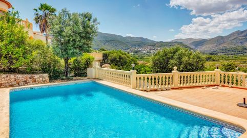 Villa moderna de lujo con vistas panorámicas al valle, piscina privada y 5 dormitorios en Orba, imatge 4