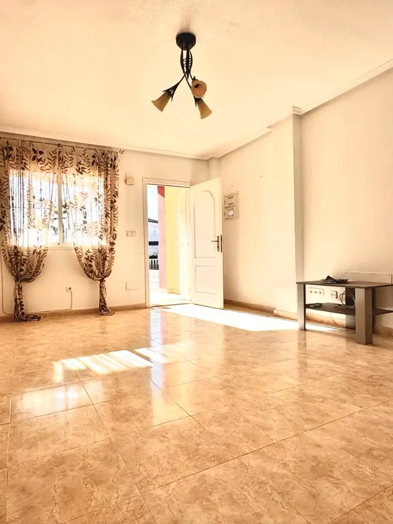 Sala de estar de Casa adosada en venta en Rojales con Aire acondicionado, Terraza y Balcón