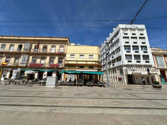 Casa-chalet en Venta en Centro