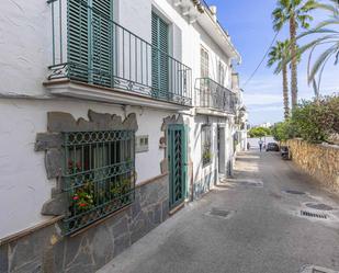 Vista exterior de Casa adosada en venda en Marbella amb Terrassa
