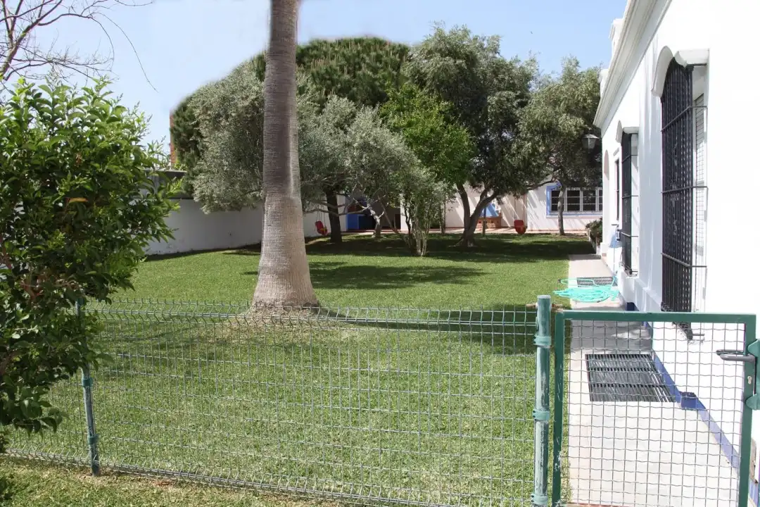 Jardí de Casa o xalet en venda en Chipiona amb Aire condicionat, Calefacció i Terrassa
