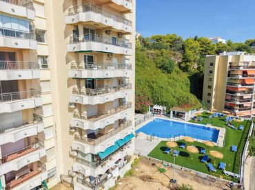 Apartamento con piscina en venta en al andalus