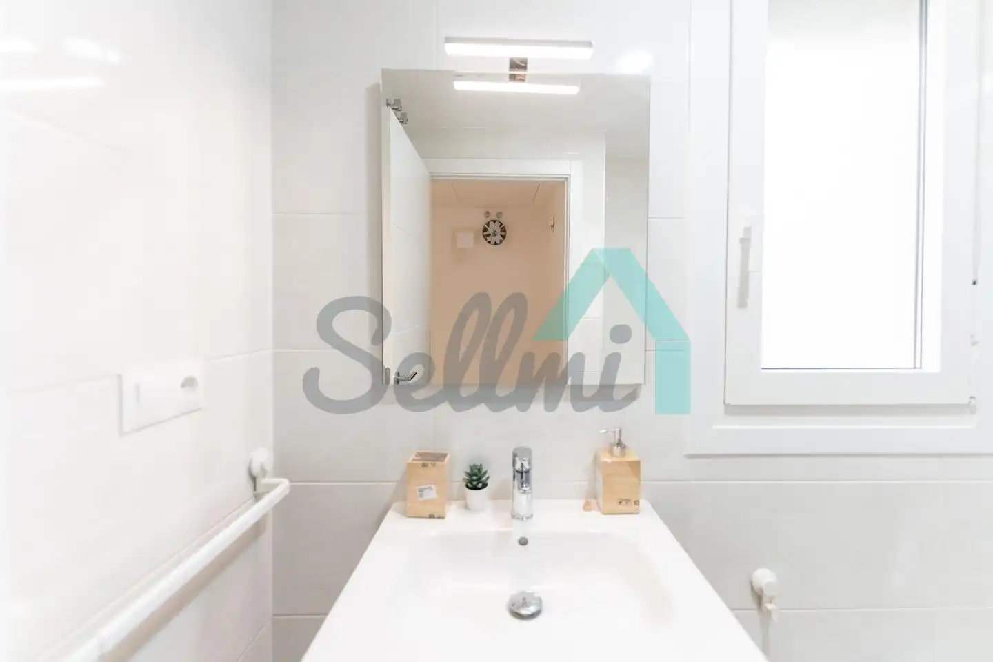 Baño de Piso de alquiler en Oviedo  con Calefacción, Terraza y Trastero