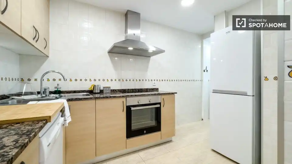 Cocina de Piso de alquiler en Barcelona con Aire acondicionado, Calefacción y Amueblado