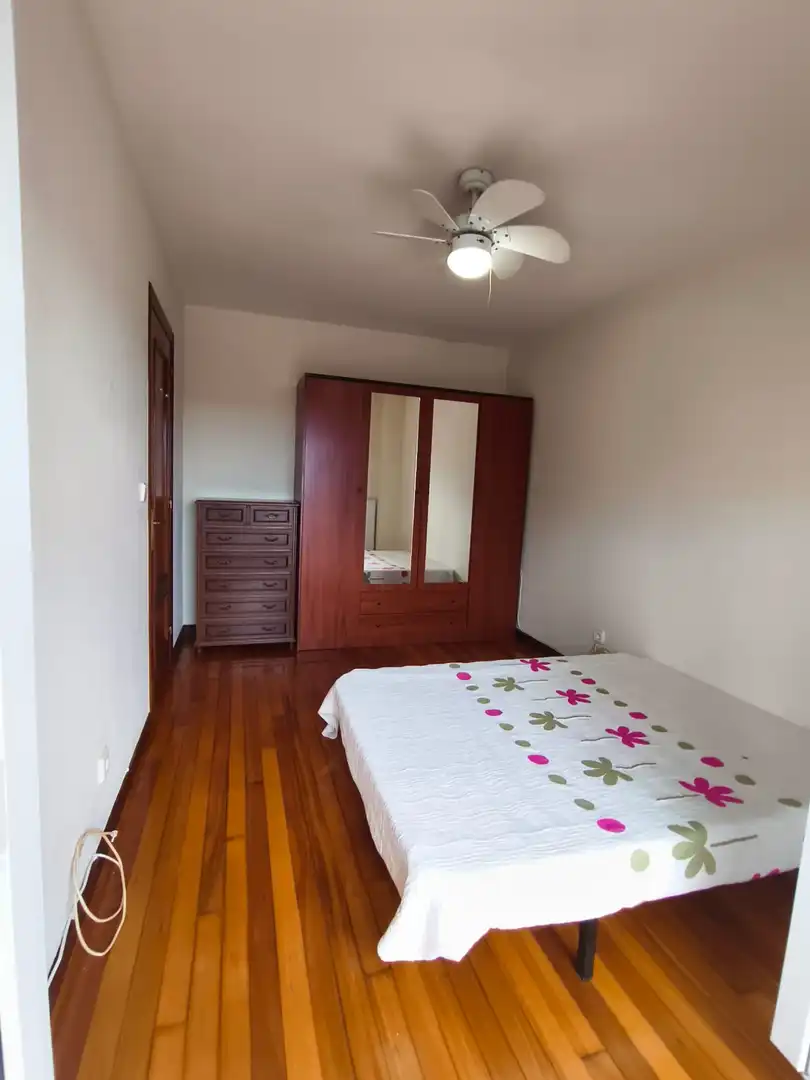 Schlafzimmer von Wohnung zur Miete in Camargo mit Parkett, Terrasse und Abstellraum