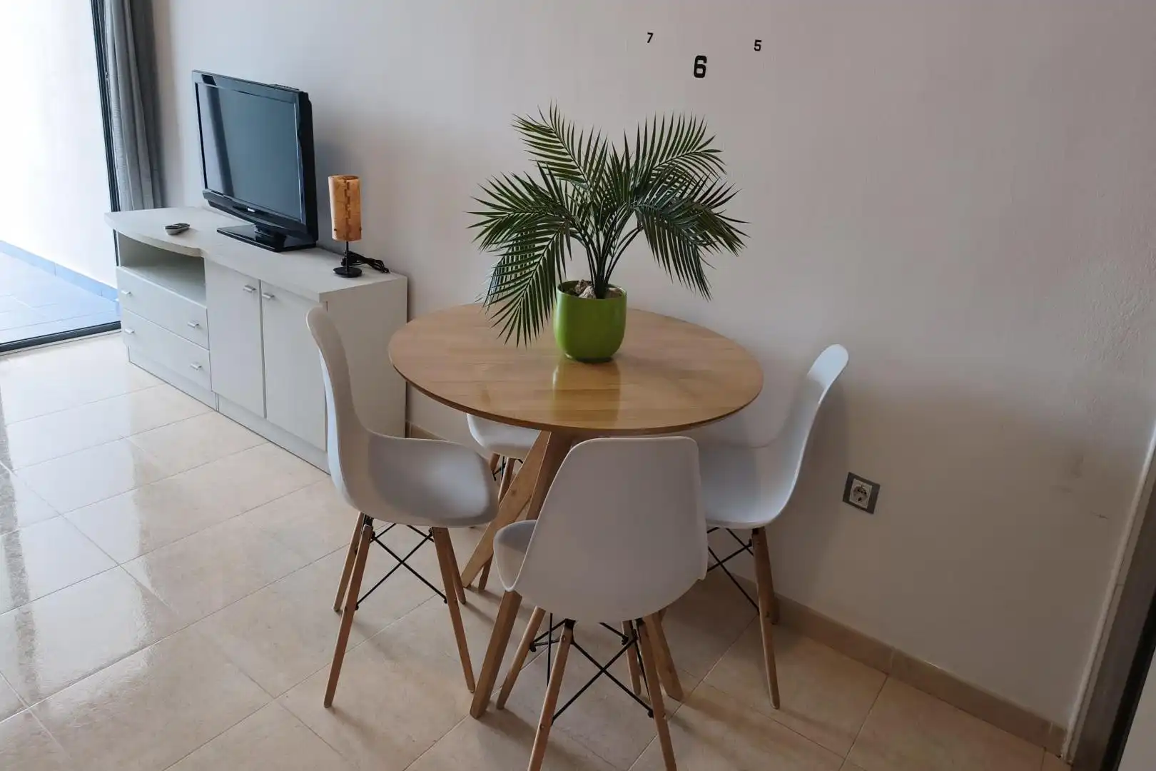 Menjador de Apartament en venda en Vícar amb Aire condicionat, Terrassa i Moblat