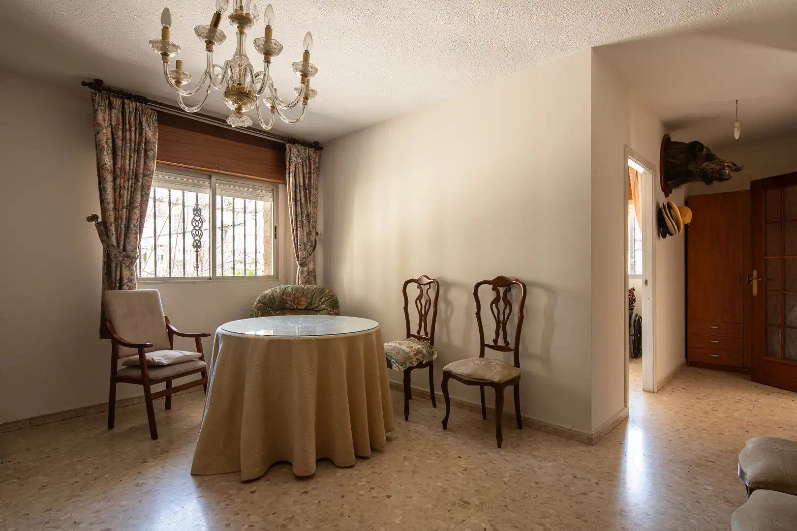 Esszimmer von Einfamilien-Reihenhaus zum Verkauf in Granada mit Klimaanlage, Privatgarten und Terrasse