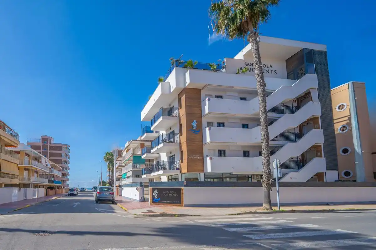 Vista exterior de Edifici en venda en Santa Pola amb Alarma