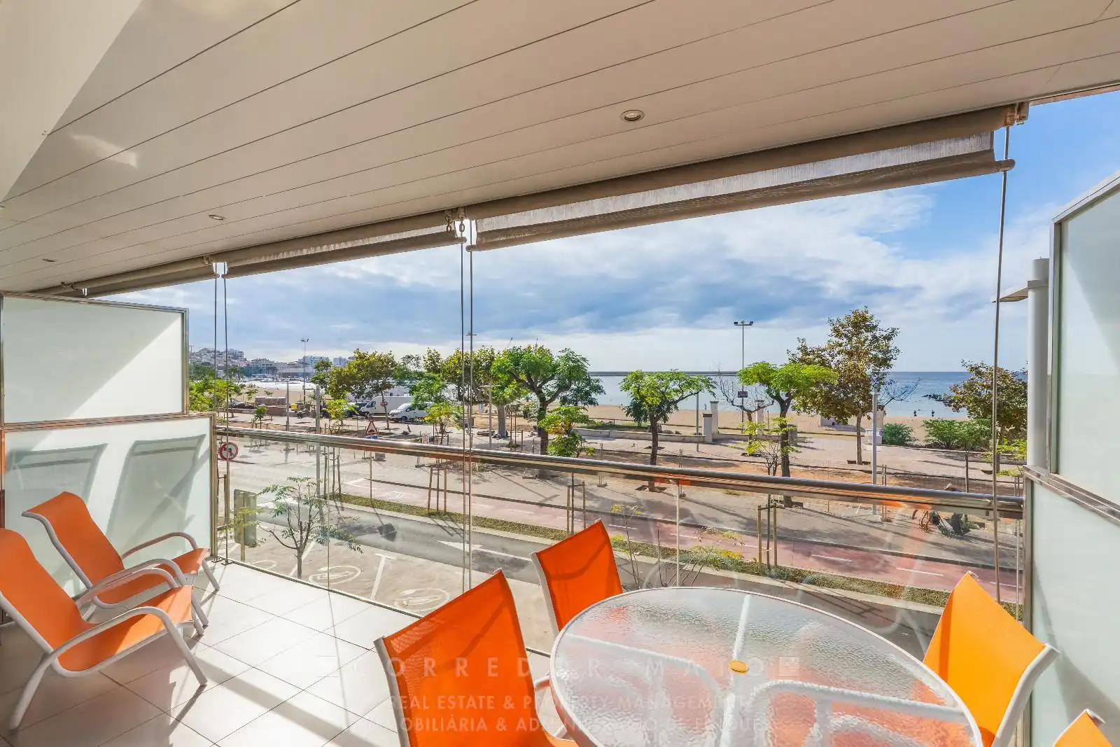 Apartment with lift for sale in Passeig del Mar