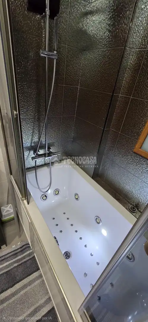 Bathroom of Flat for sale in Sevilla