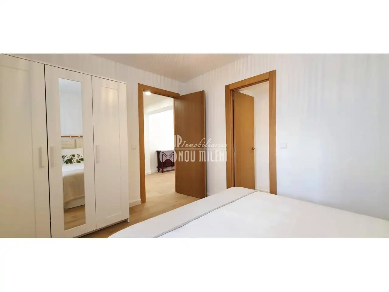 Habitación de Piso en venta en Silla con Amueblado y Balcón